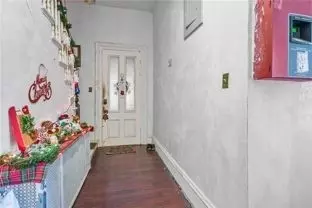 Entry Way - 274 Harris Ave, Woonsocket, RI 02895 photo 4 of 8