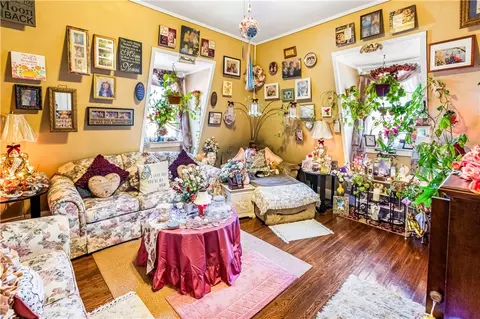 Living - 274 Harris Ave, Woonsocket, RI 02895 photo 2 of 4