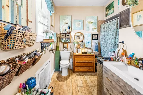 Bath - 274 Harris Ave, Woonsocket, RI 02895 photo 2 of 4