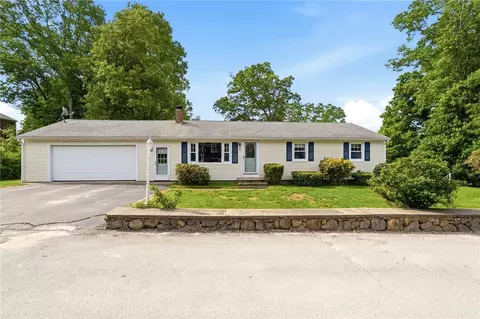 10 Reservation Dr, Hope, RI 02831