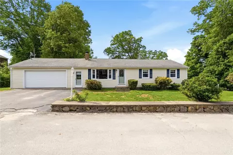 10 Reservation Dr, Hope, RI 02831