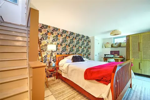Bedroom - 33 W Main Rd, Little Compton, RI 02837 photo 5 of 8