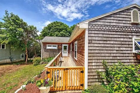 Exterior - 33 W Main Rd, Little Compton, RI 02837 photo 4 of 11