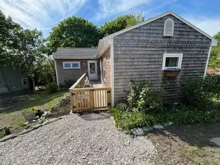 33 W Main Rd, Little Compton, RI 02837