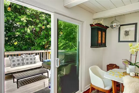 Exterior - 33 W Main Rd, Little Compton, RI 02837 photo 5 of 11