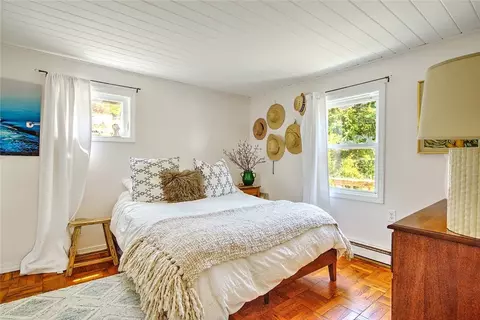 Bedroom - 33 W Main Rd, Little Compton, RI 02837 photo 1 of 8