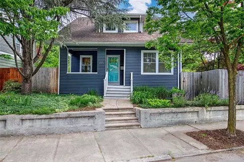 135 Rounds Ave, Providence, RI 02907