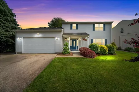 40 Conanicus Rd, Narragansett, RI 02882