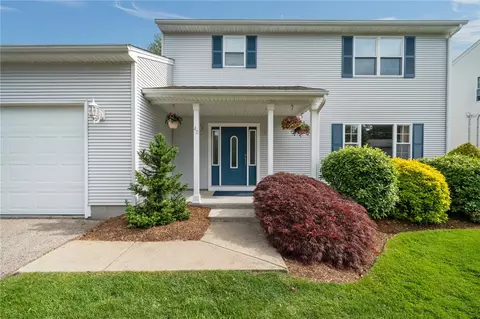 40 Conanicus Rd, Narragansett, RI 02882