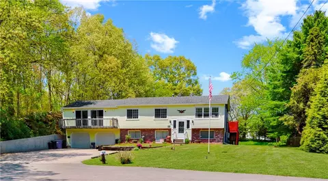 11 Wadchu Rd, Westerly, RI 02891