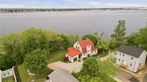1 Sabin St, Riverside, RI 02915