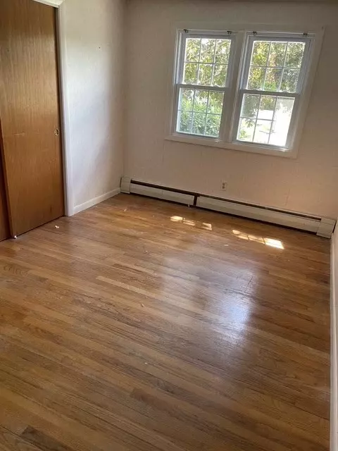 Bedroom - 36 Edmond Dr, Warwick, RI 02886 photo 3 of 3