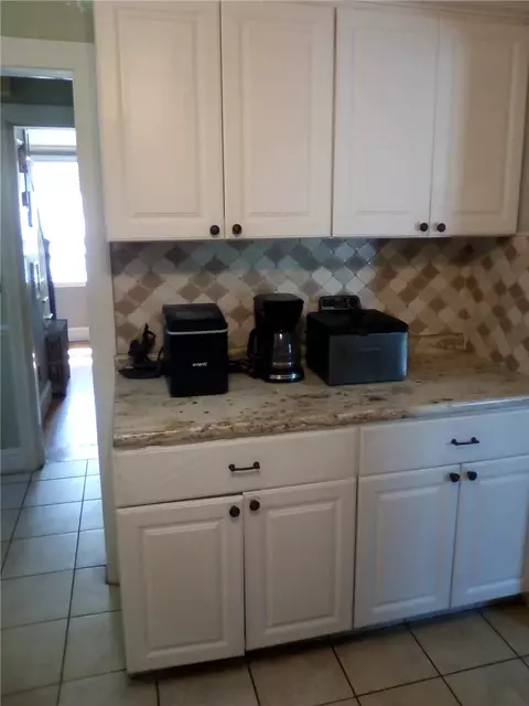 Kitchen - 199 Main Ave, Warwick, RI 02886 photo 2 of 3