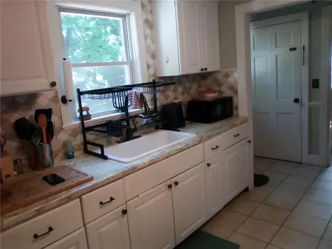 Kitchen - 199 Main Ave, Warwick, RI 02886 photo 3 of 3