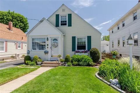 24 Columbus Blvd, Cranston, RI 02910