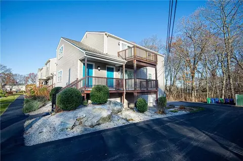 351 New London Ave #408, Warwick, RI 02886
