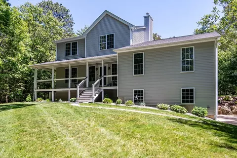 152 Webster Trl, South Kingstown, RI 02879