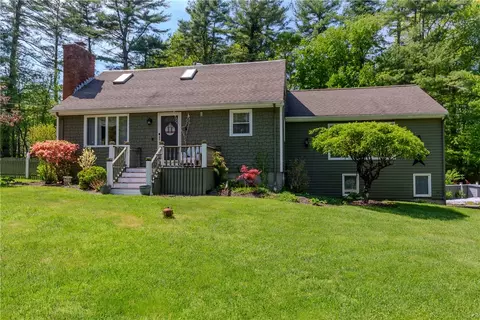 6 Wing Ave, Freetown, MA 02702