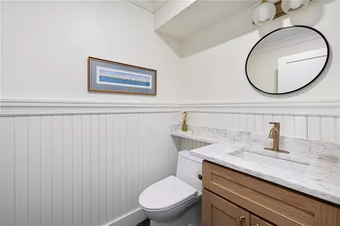 Bath - 31 Wright Ln, Jamestown, RI 02835 photo 1 of 11