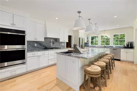 Kitchen - 31 Wright Ln, Jamestown, RI 02835 photo 3 of 6