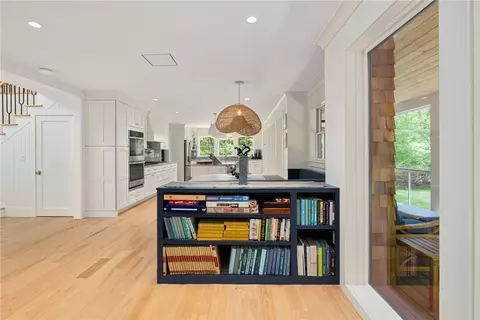 Entry Way - 31 Wright Ln, Jamestown, RI 02835 photo 2 of 6