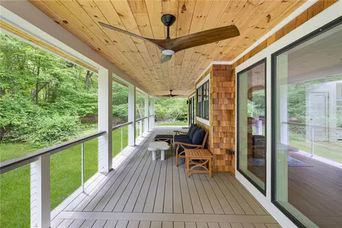 Exterior - 31 Wright Ln, Jamestown, RI 02835 photo 6 of 11