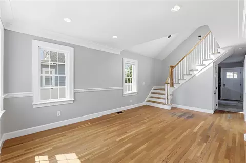 Living - 5 Thayer Pl, Warwick, RI 02888 photo 4 of 6