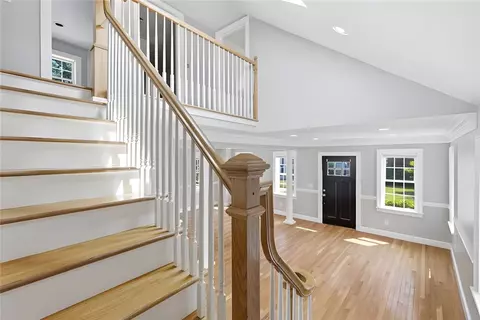 Entry Way - 5 Thayer Pl, Warwick, RI 02888 photo 1 of 4