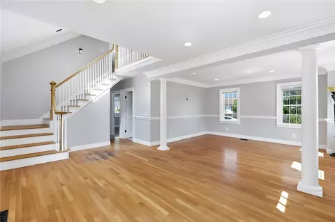 Living - 5 Thayer Pl, Warwick, RI 02888 photo 6 of 6