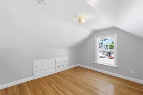 Bedroom - 5 Thayer Pl, Warwick, RI 02888 photo 5 of 8