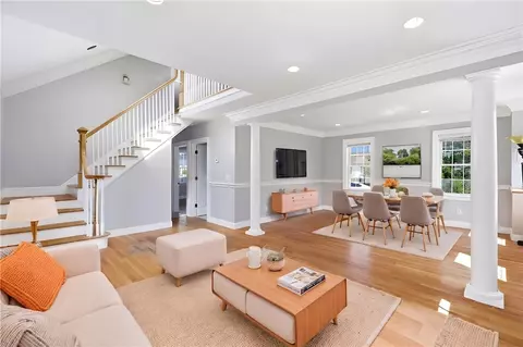 Living - 5 Thayer Pl, Warwick, RI 02888 photo 5 of 6