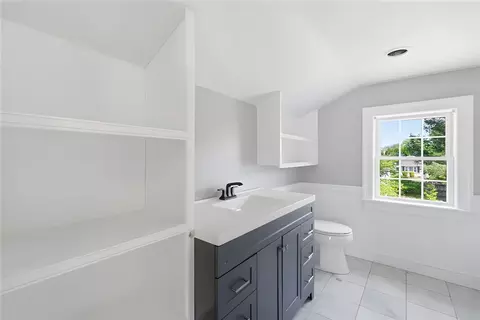 Bath - 5 Thayer Pl, Warwick, RI 02888 photo 5 of 6