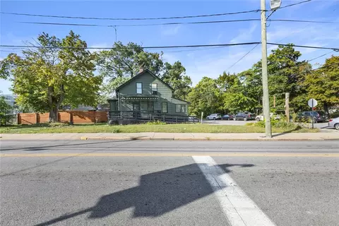 533 Weeden St, Pawtucket, RI 02860