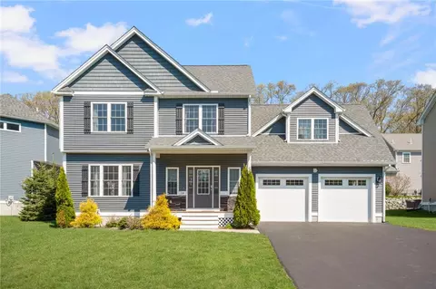 14 Dover Ave, Lincoln, RI 02865