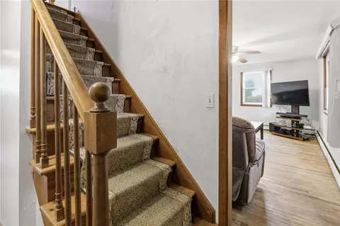 Entry Way - 129 Dewolf Ave, Bristol, RI 02809 photo 2 of 3