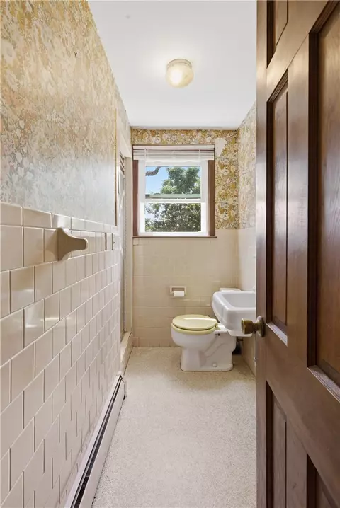 Bath - 129 Dewolf Ave, Bristol, RI 02809 photo 1 of 3