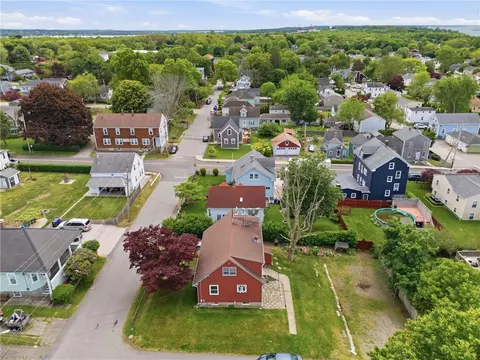 View/Area - 129 Dewolf Ave, Bristol, RI 02809 photo 2 of 5