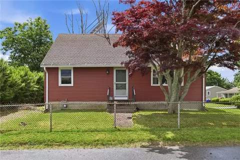 129 Dewolf Ave, Bristol, RI 02809