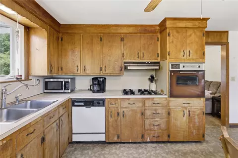 Kitchen - 129 Dewolf Ave, Bristol, RI 02809 photo 3 of 3