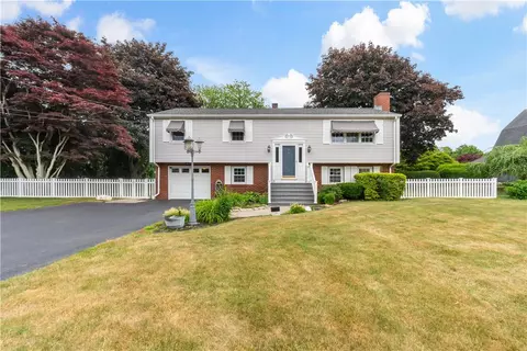 28 Eveready Ave, Bristol, RI 02809