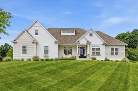 7 Waterview Ln, Warren, RI 02885