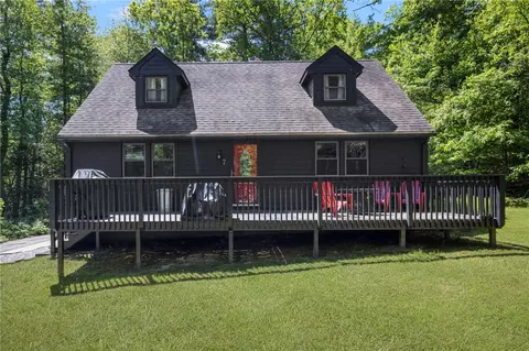 7 Spruce Ridge Dr, Glocester, RI 02814