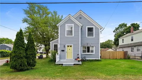 427 Elm St, Warwick, RI 02888