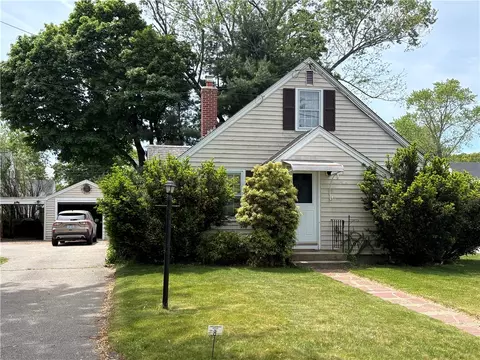 130 Vaughn Ave, Warwick, RI 02886