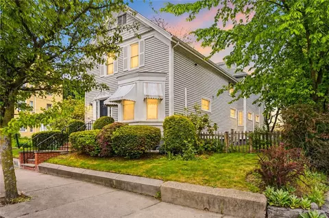 407 Smithfield Ave, Pawtucket, RI 02860
