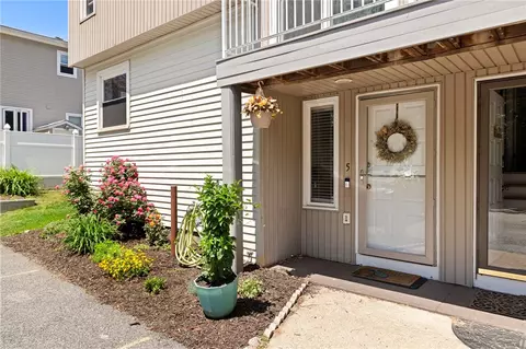 27 Kiley St #5, North Providence, RI 02911