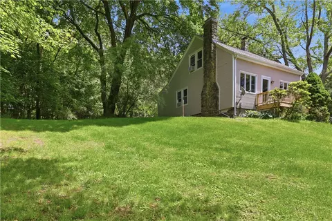 39 W Wrentham Rd, Cumberland, RI 02864
