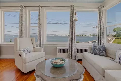 88 Hillside Ave, Tiverton, RI 02878