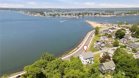 88 Hillside Ave, Tiverton, RI 02878