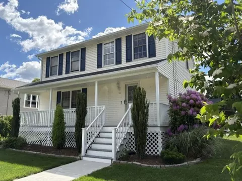 42 Chestnut St, Cumberland, RI 02864